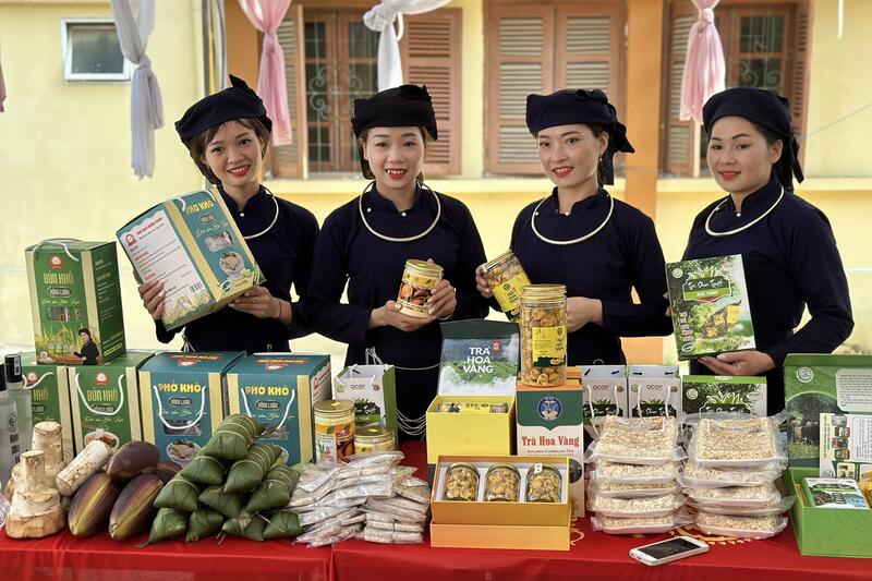 Chợ Đồn tích cực quảng bá sản phẩm OCOP và các mặt hàng nông sản của địa phương