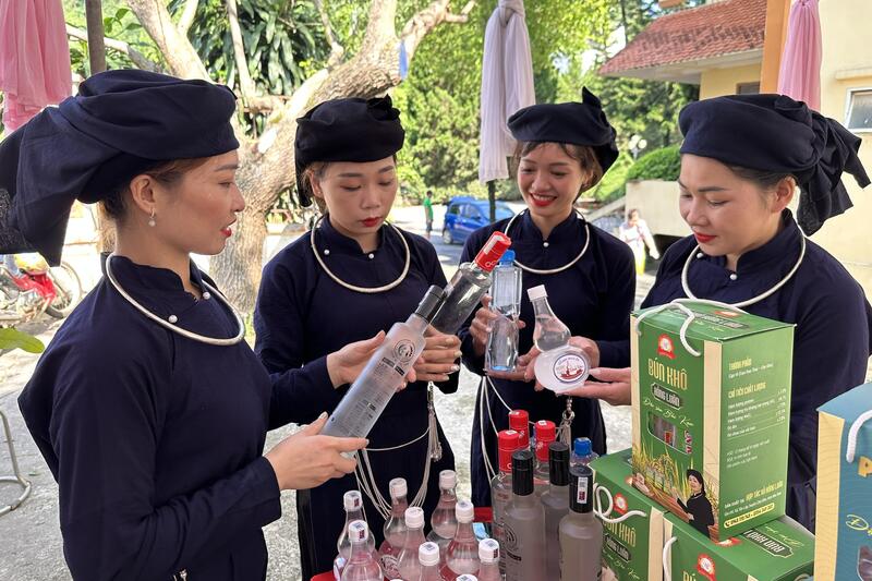 Chợ Đồn tích cực quảng bá sản phẩm OCOP và các mặt hàng nông sản của địa phương