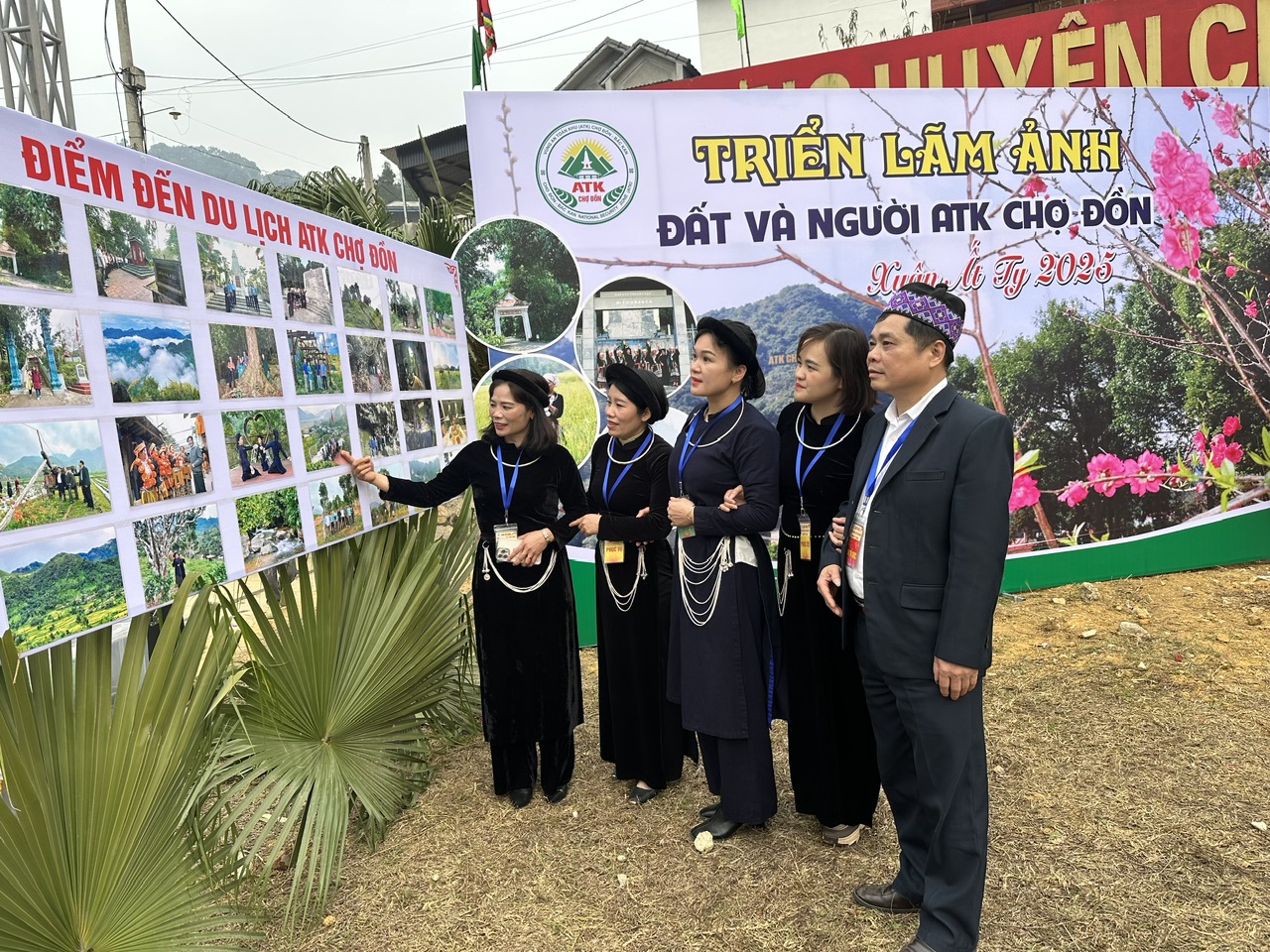 22-2_Khong_gian_trien_lam_anh_tai_Hoi_xuan__ATK__2025_551c9