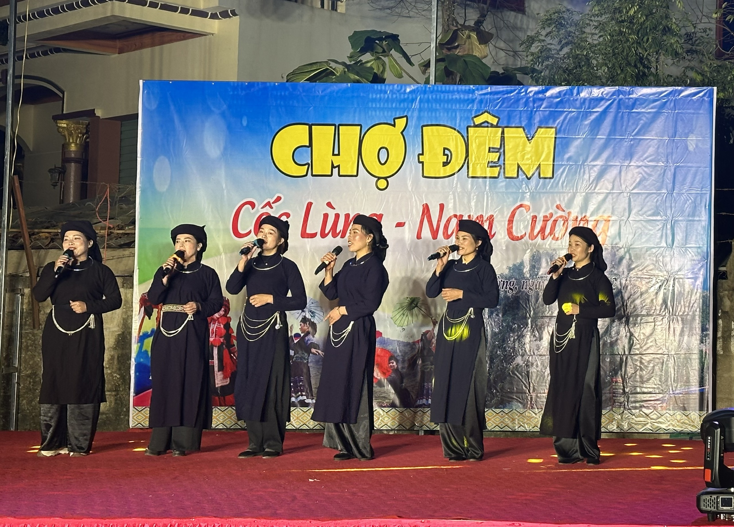 7__Bieu_dien_van_nghe_tai_Cho_Dem_Coc_Lung-_Nam_Cuong_f1dbf